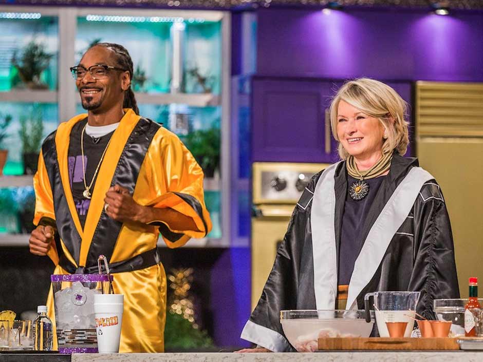 Snoop Dogg and Martha Stewart in the kitchen